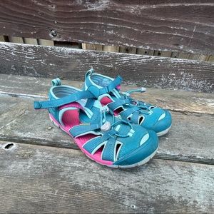 GUC KEEN SZ 4 Water Shoes